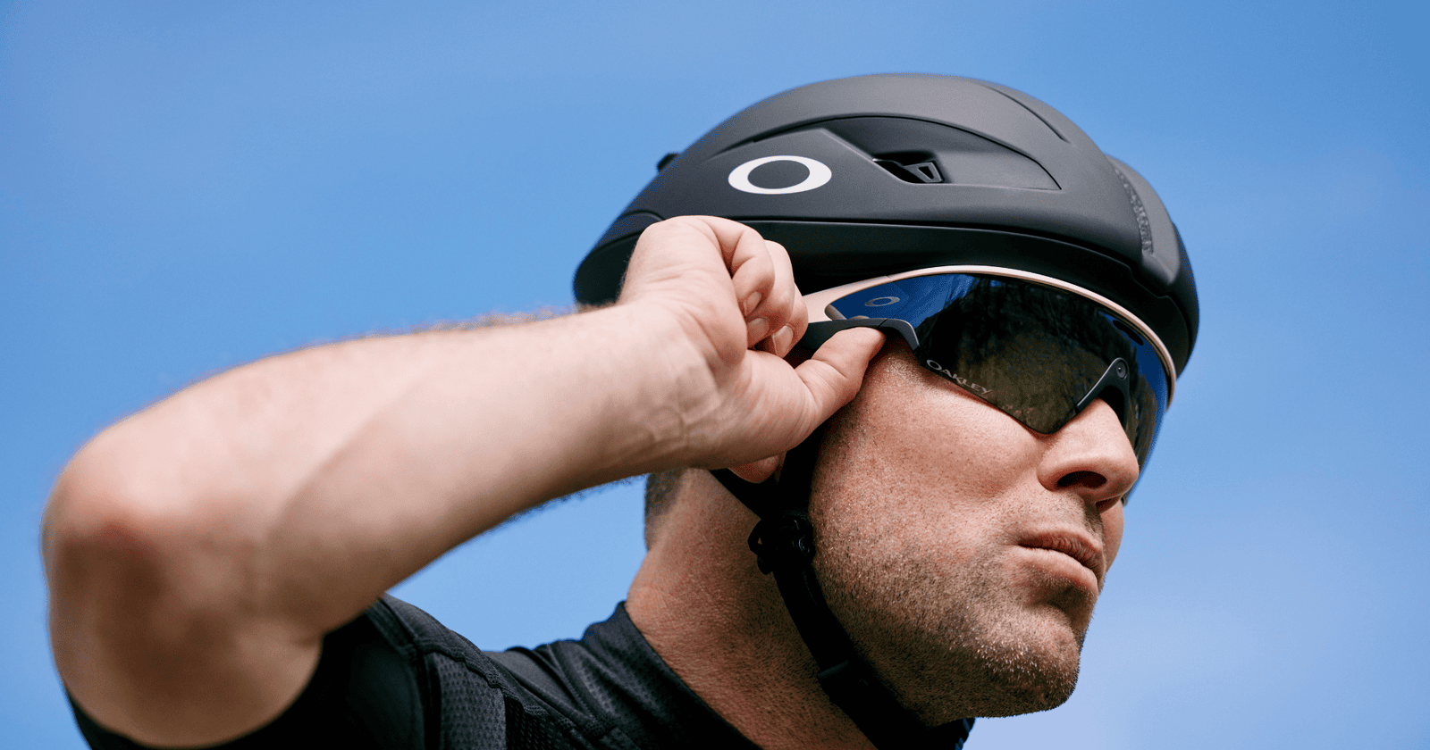Oakley Meta Vanguard: performance e AI si incontrano